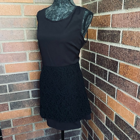 Little Black Dress with Lace and Open Back - Picture 5 of 13